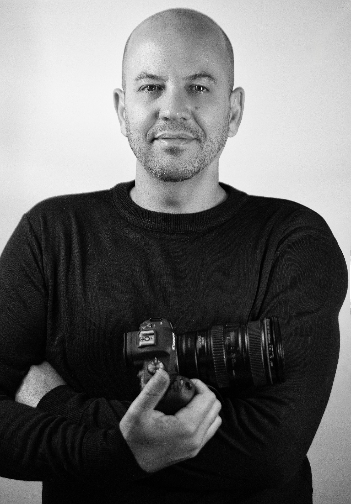 Retrato de Fabiano Mileu com sua câmera